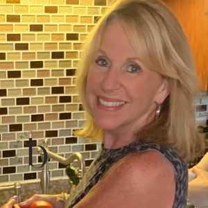 Meet your Posher, Laurie